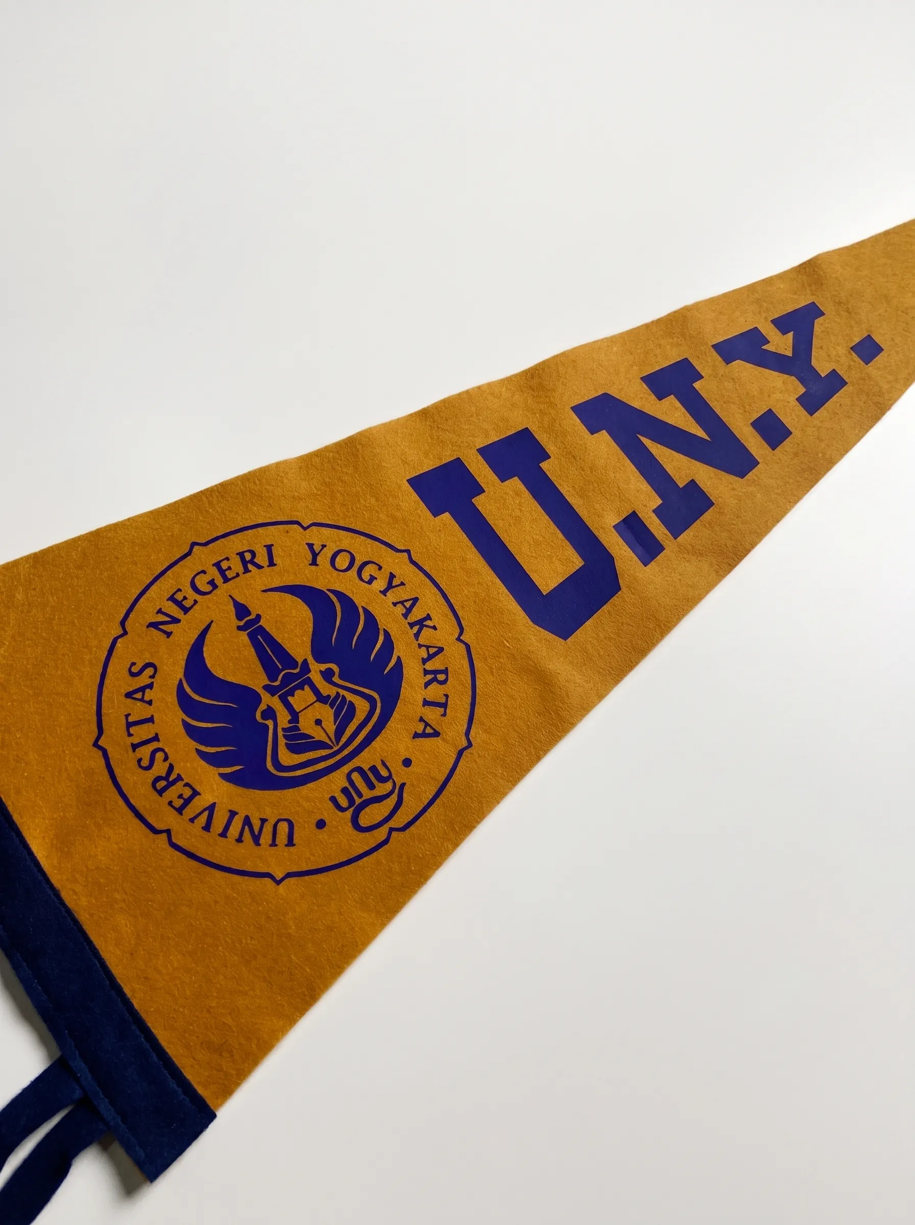 Universitas Negeri Yogyakarta Pennant - Yellow Gold